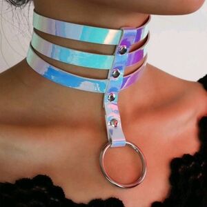 Holographic collar with Ring Accent